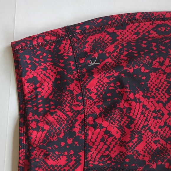 Danskin Now Fitted Snakeprint Dri-More Athletic Yoga Capri Pants M Red Black - Picture 14 of 16